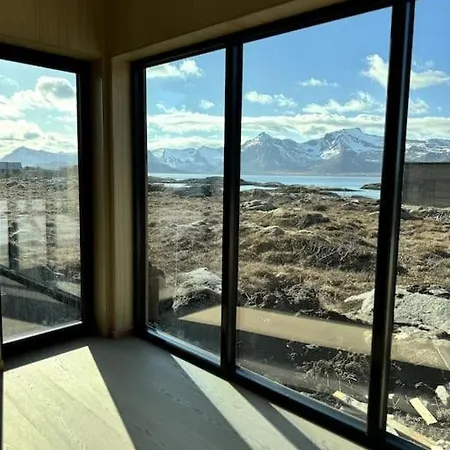 Ny I Vakre Lofoten Apartment