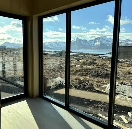 Ny I Vakre Lofoten Apartament